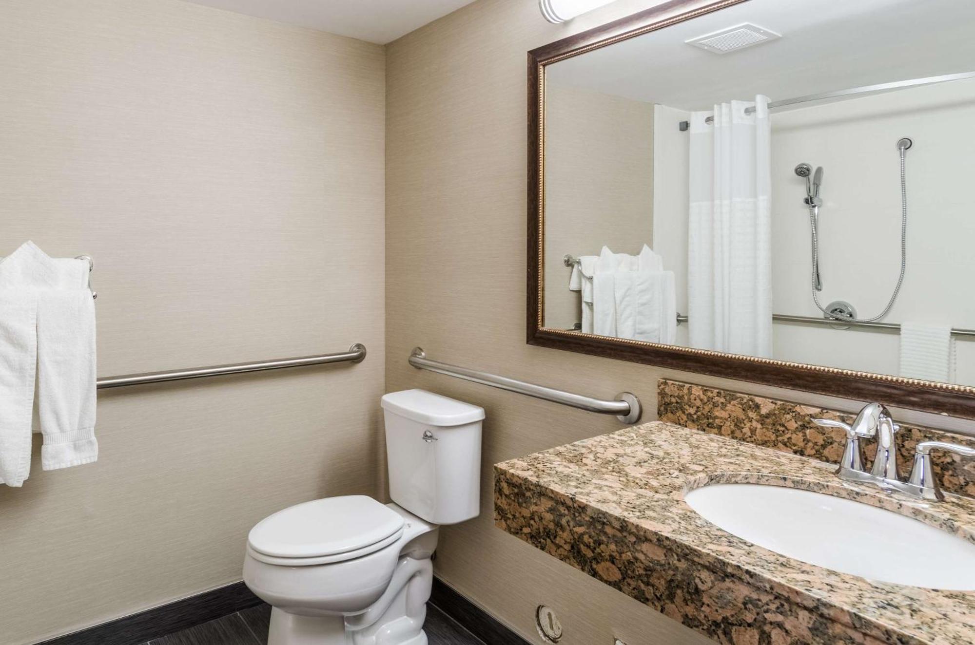 Comfort Inn & Suites West Springfield Esterno foto